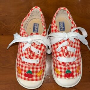 Red Keds Kids Girl Red Gingham Cherry Embroidered Sneakers size 6.5 new